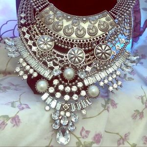 Two-tiered statement necklace beautiful